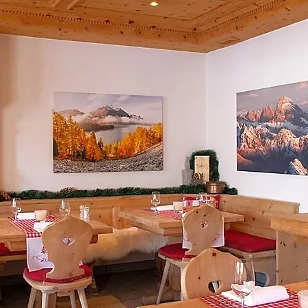 Hotel Corvatsch 3*