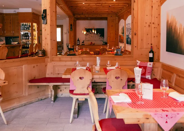 Hotel Restaurant Corvatsch Hotel 3*